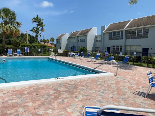 Primary Photo - 2860 SW 22nd Ave