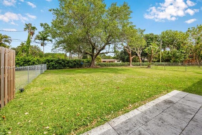 Building Photo - 11401 SW 81st Rd