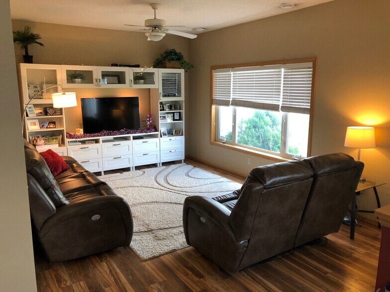 Building Photo - 2156 Willow Trail