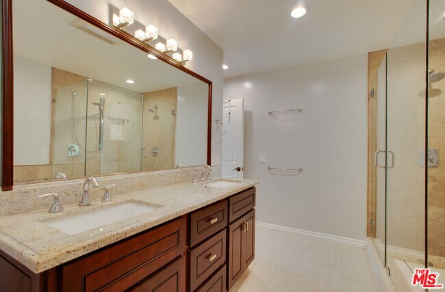 Building Photo - 3363 Colbert Ave