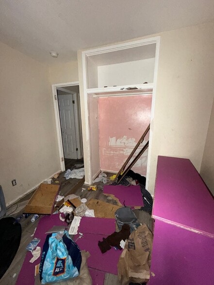 Building Photo - 2 E Adams Dr