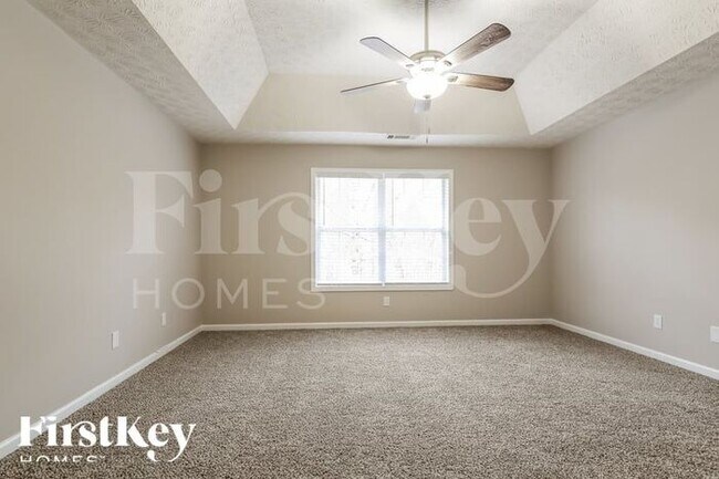 Building Photo - 650 Castlebrooke Dr SE