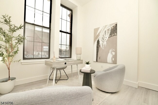 Building Photo - 536 Central Ave