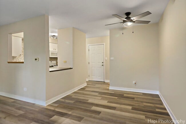 Building Photo - 906 W Alleghany Dr