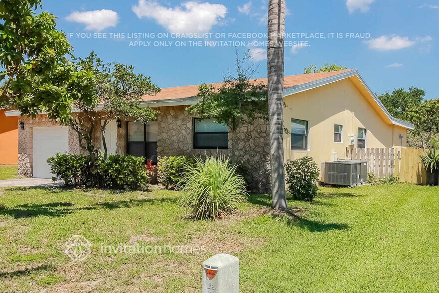 Building Photo - 22816 SW 65th Way