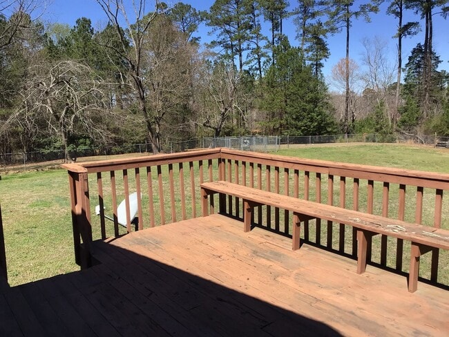 Building Photo - Spacious Ranch Home on 2.35 Acres – Private Setting with Endless Potential