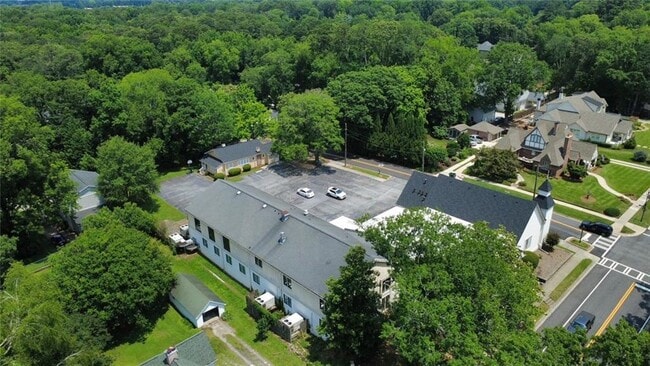 Building Photo - 175 Park Dr