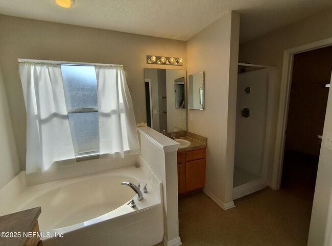 Building Photo - 6781 Plum Lake Dr N