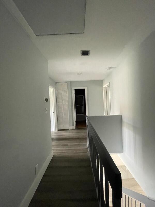 Building Photo - 851 NW 80th Way