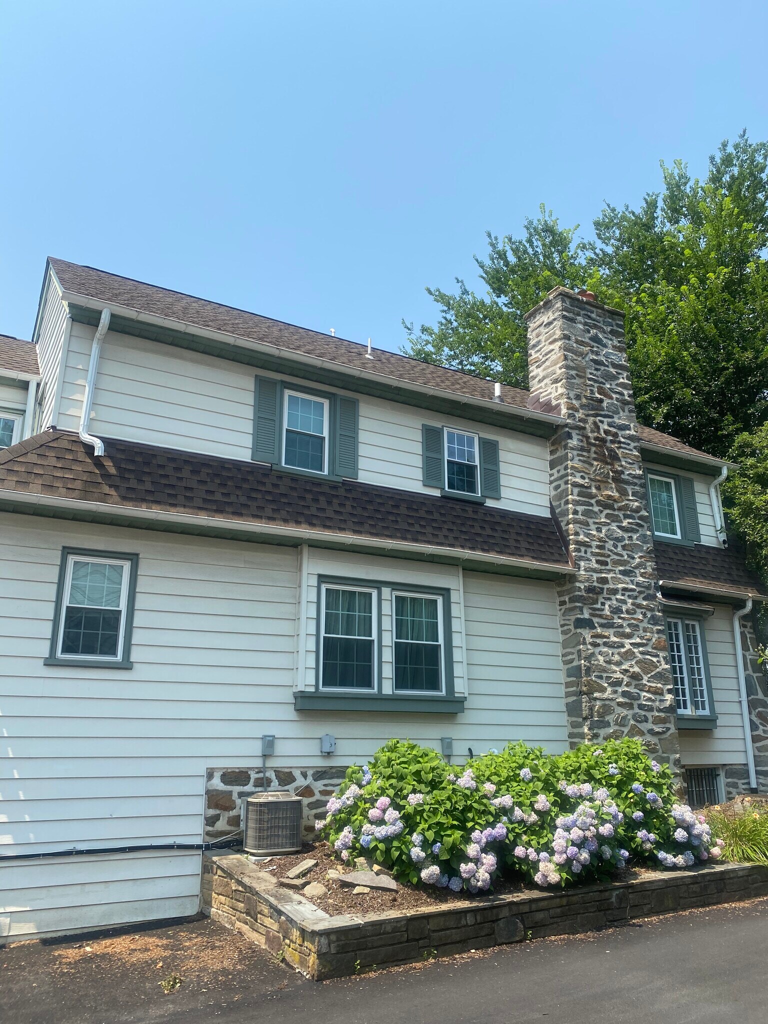 Building Photo - 1404 Greywall Ln