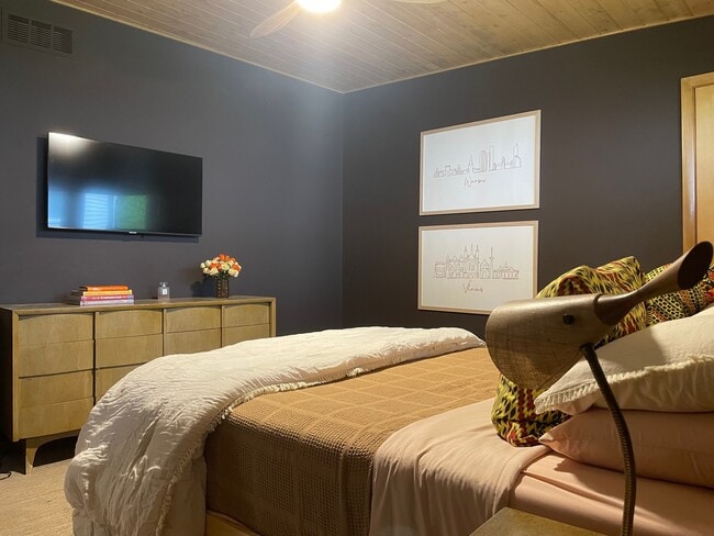 Building Photo - 506 N 91st St