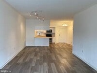 Building Photo - 1211 S Eads St