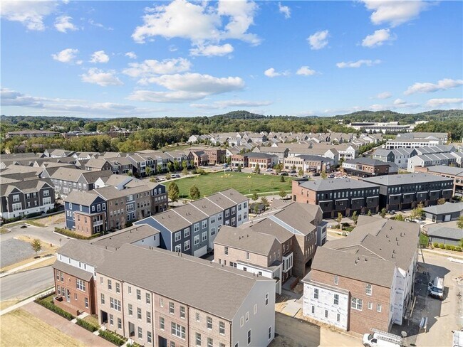 Building Photo - 701 Halcyon Ln