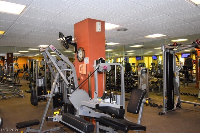 Building Photo - 210 E Flamingo Rd