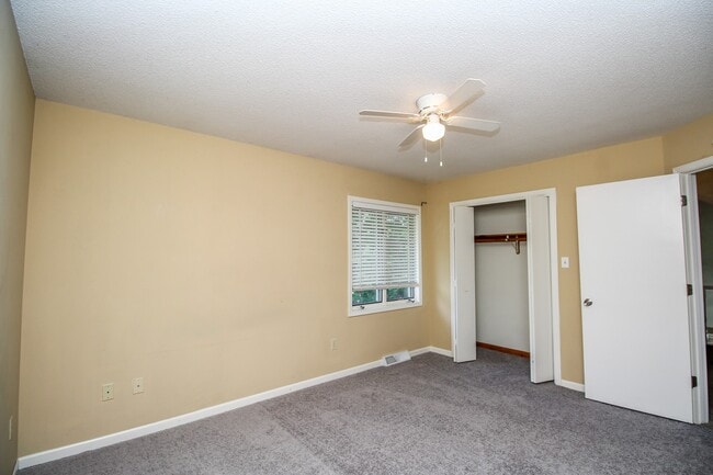 Building Photo - Beautiful Single Family Home located in South Columbia