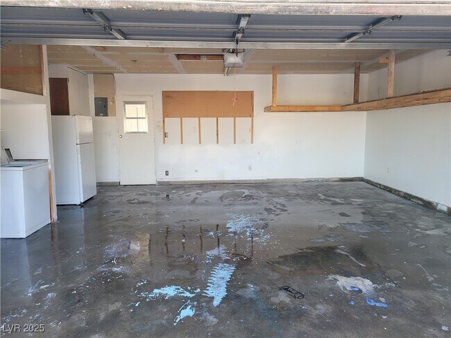 Building Photo - 1700 N Timber Ln