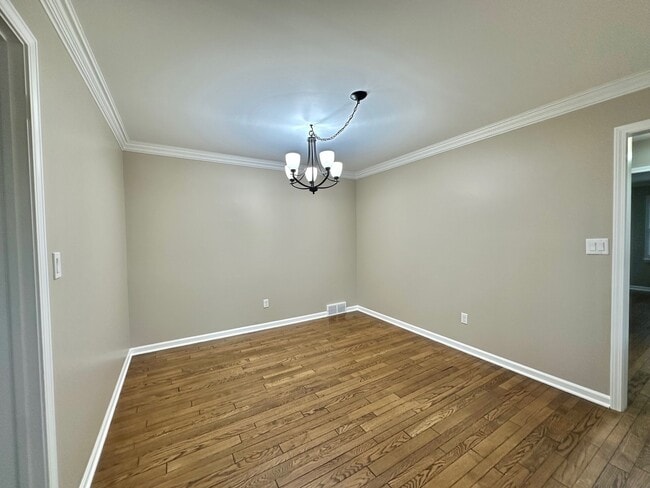 Building Photo - 4N355 Knoll Creek Dr