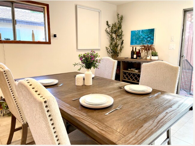 Building Photo - 2805 Malcolm Ave