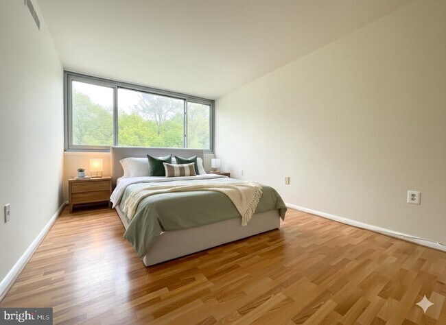 Building Photo - 4410 Briarwood Ct N
