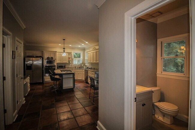 Building Photo - 4265 Deerwood Ln