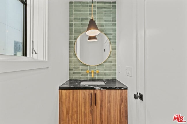 Building Photo - 14535 Killion St