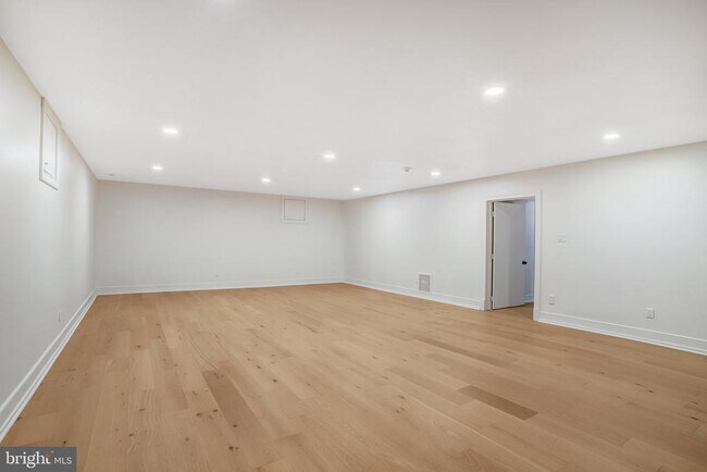 Building Photo - 11109 Elmview Pl