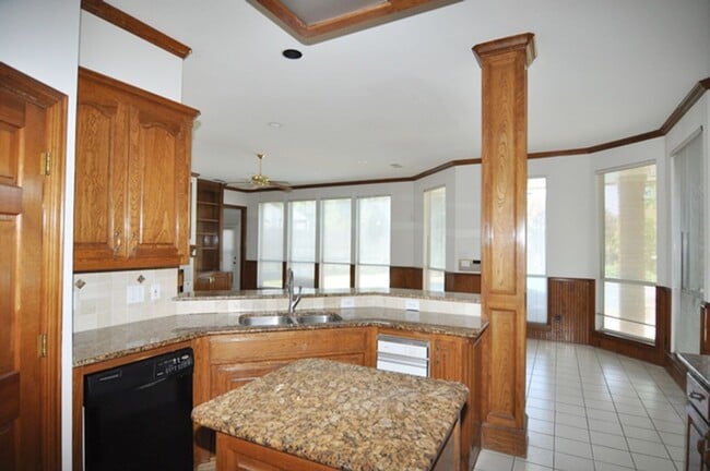 Building Photo - 6504 Beddo Ct