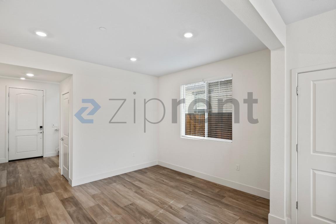 Building Photo - 1765 Jade Pl