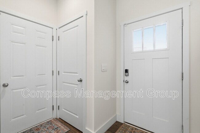 Building Photo - 3014 Bogart Ln