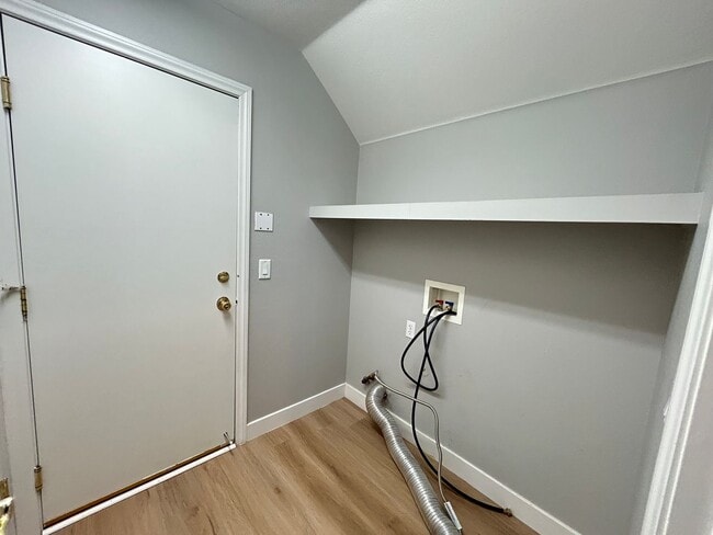 Building Photo - 5-Bedroom Silverado Ranch Home with Pool!