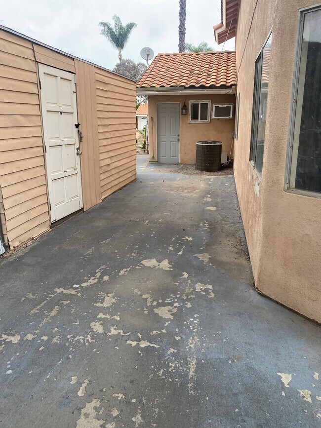 Building Photo - 16502 Mango Way