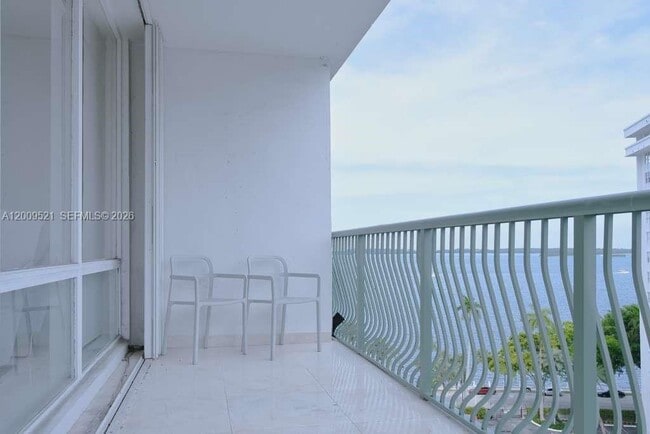 Building Photo - 1408 Brickell Bay Dr