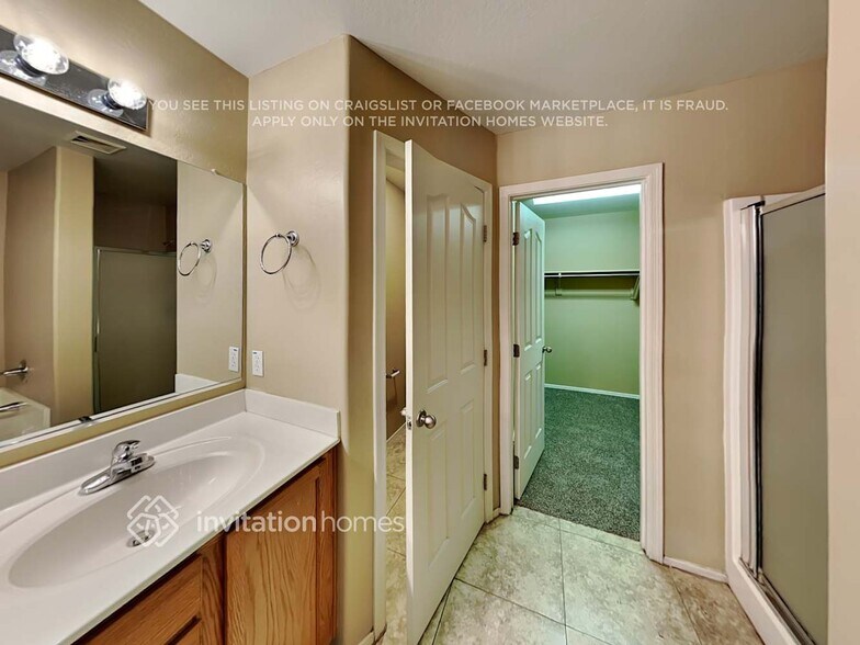 Building Photo - 3902 E Jasper Dr