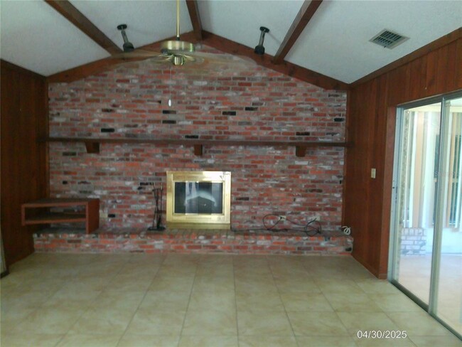 Building Photo - 209 Pinehurst Dr