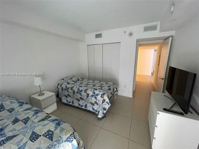 Building Photo - 31 SE 6th St