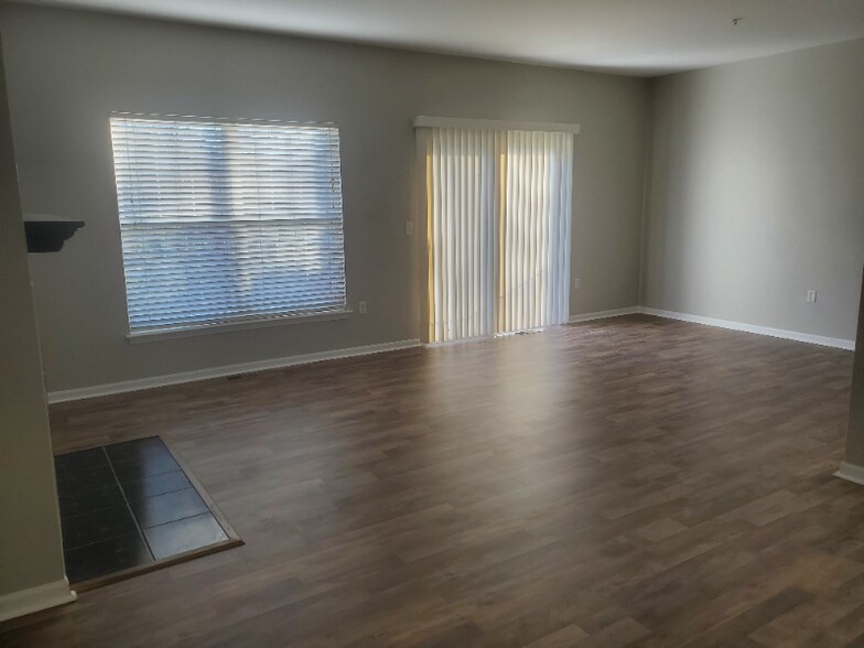 Building Photo - 645 Cherry Orchard Rd