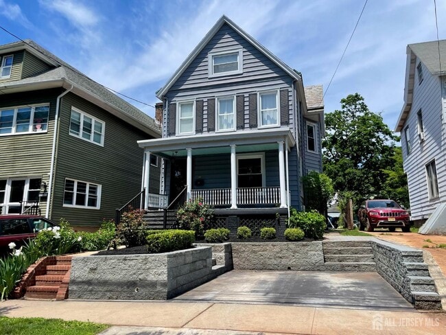 Primary Photo - 323 Montgomery St
