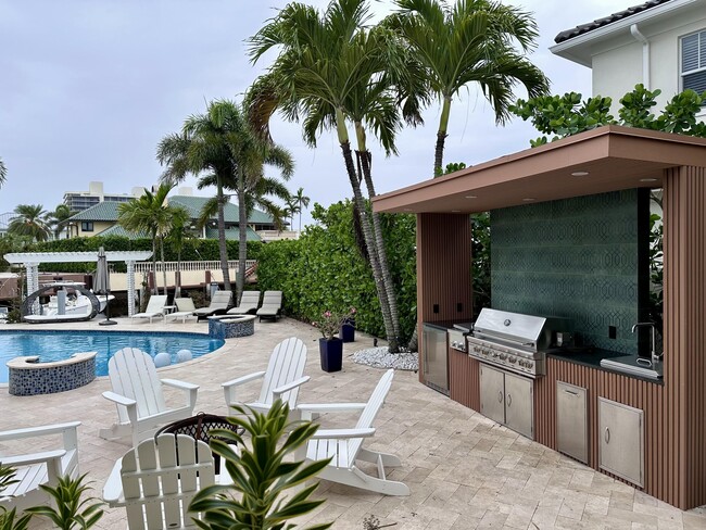 Building Photo - 3001 Jasmine Ct