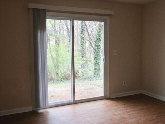 Building Photo - 5272 Ridge Forest Dr