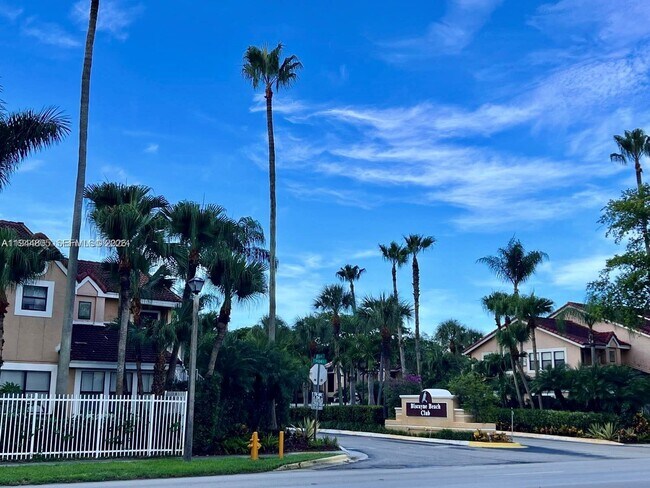 Building Photo - 10440 SW 156th Ct