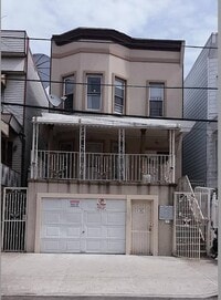 Building Photo - 1240 St Lawrence Ave