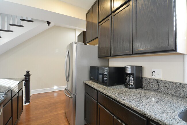 Building Photo - 118 3rd St SE