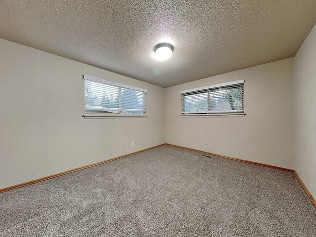 Building Photo - 617 S 301st St