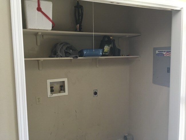 Washer/Dryer hookups - 1681 US-98