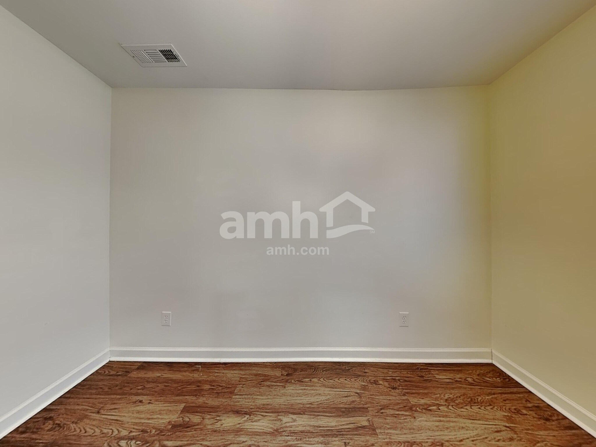 Building Photo - 581 Lakeside Valley Dr