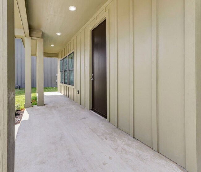 Building Photo - 3013 Alpha Wolf Ct