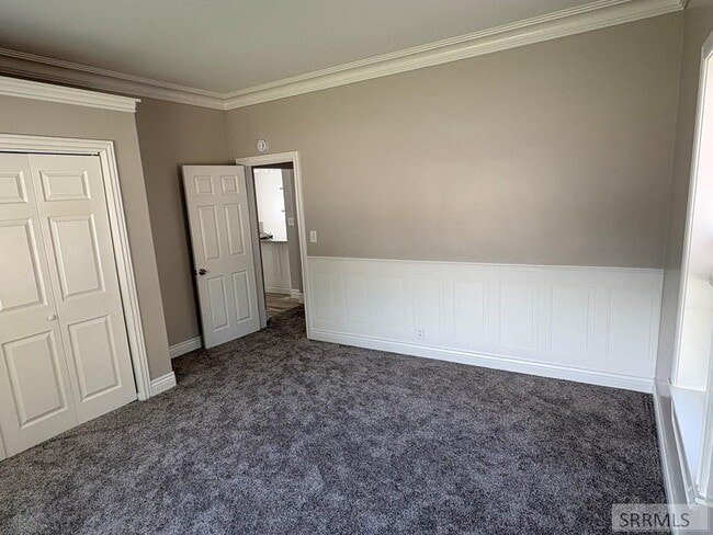 Building Photo - 357 1st W St