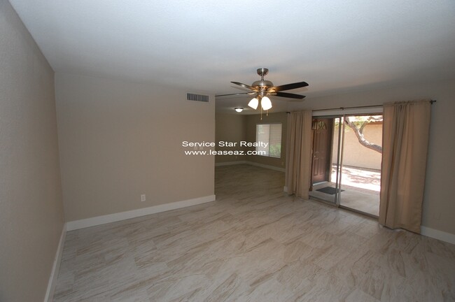 Building Photo - 5220 E Tamblo Dr