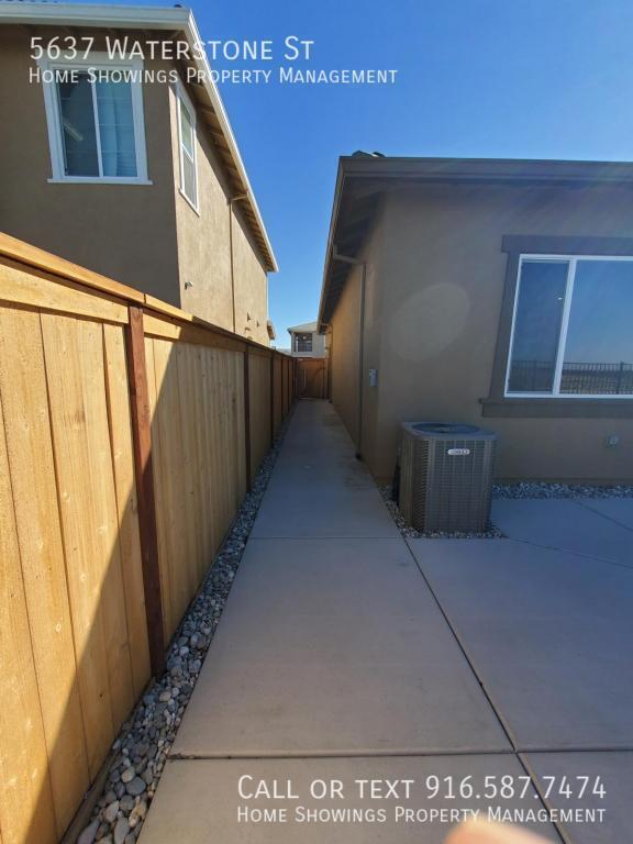 Building Photo - 5637 Waterstone St