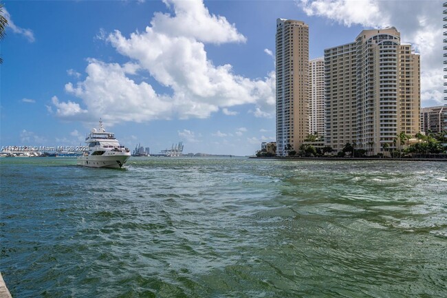 Building Photo - 335 S Biscayne Blvd